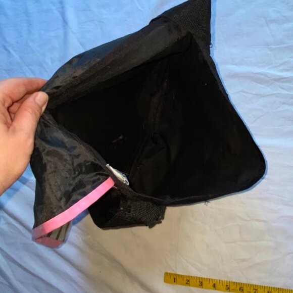 VINTAGE - Hello Kitty Shiny Messenger Bag, Sanrio - Picture 5 of 6